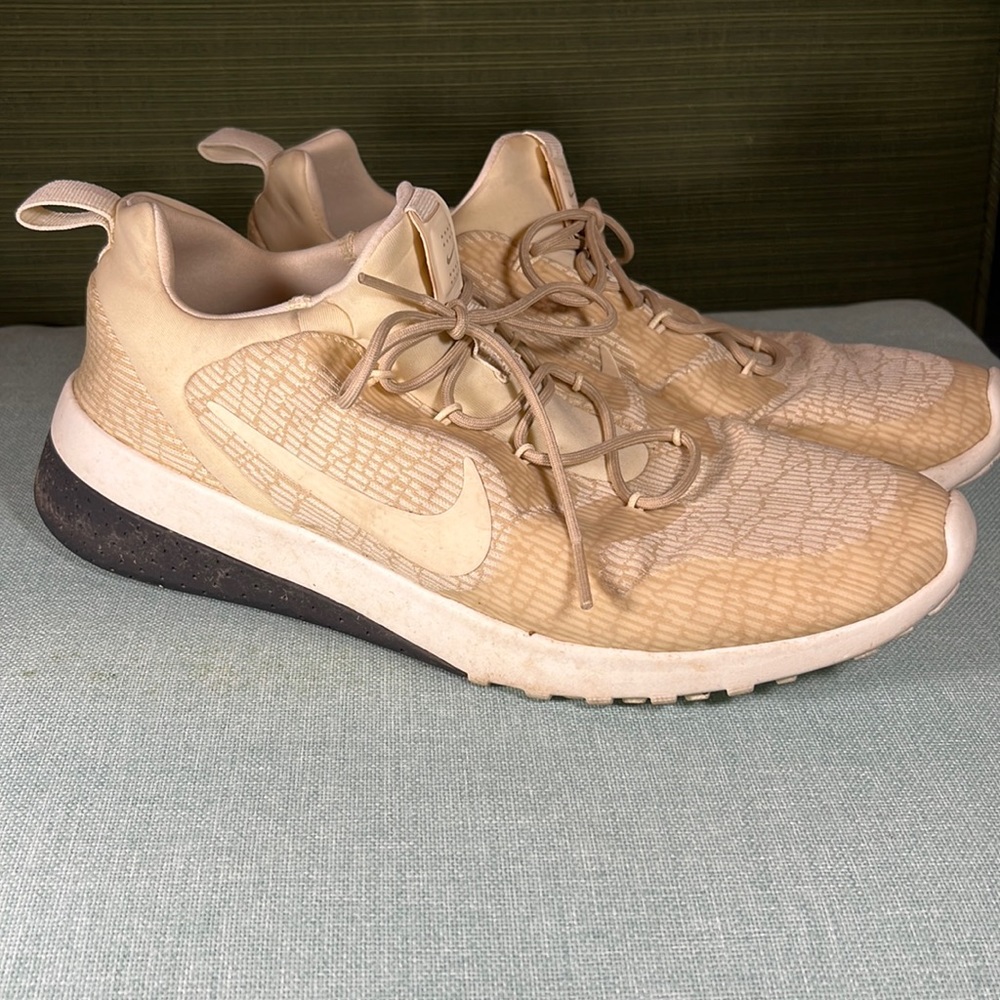 Nike Athletic Womens 10 Athletic